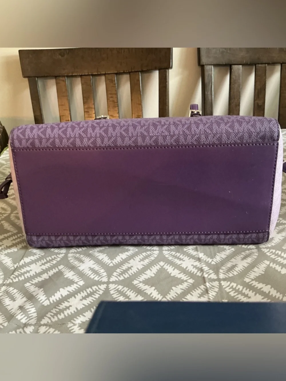 Michael Kors Voyager Large EW Tote Dark Purple Multi NWT $398 - Picture 6 of 16